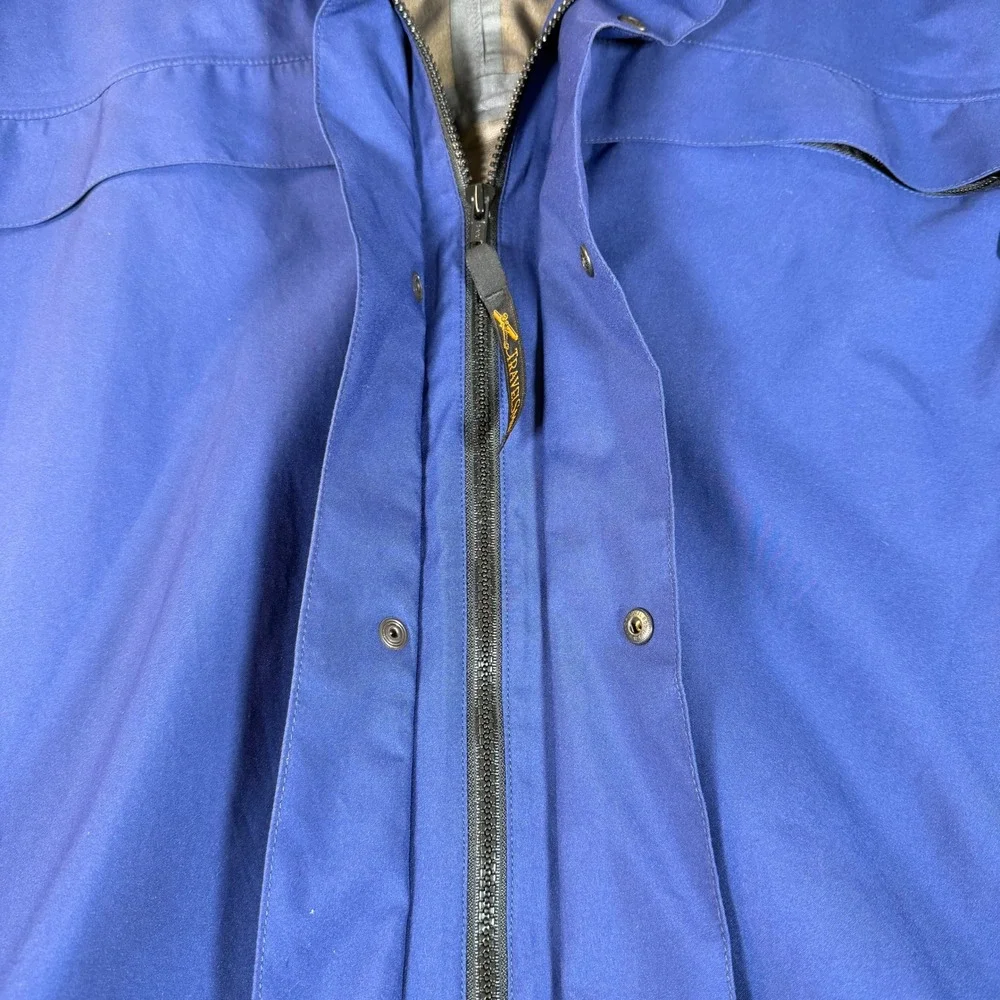 TravelSmith Gore-Tex Rain Jacket Mens XL Blue Sportif Waterproof Hooded Shell